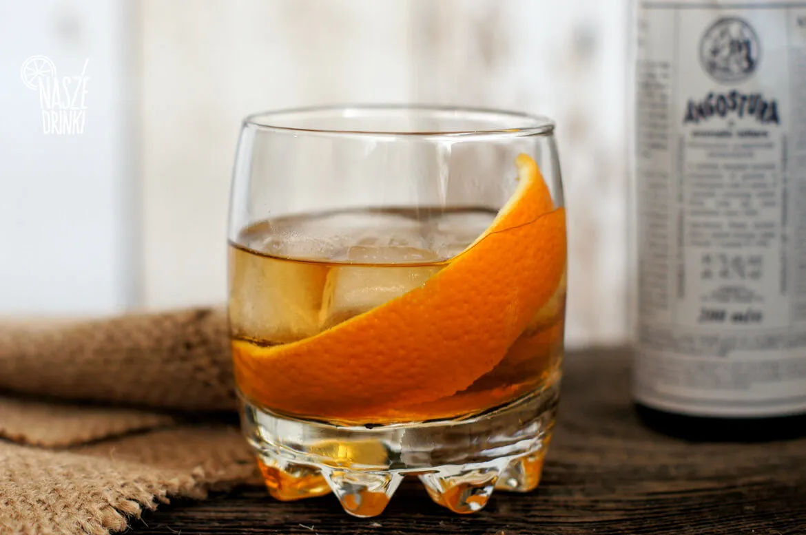 składniki do drinków z whisky syrop cukrowy skórka pomarańczy bitters