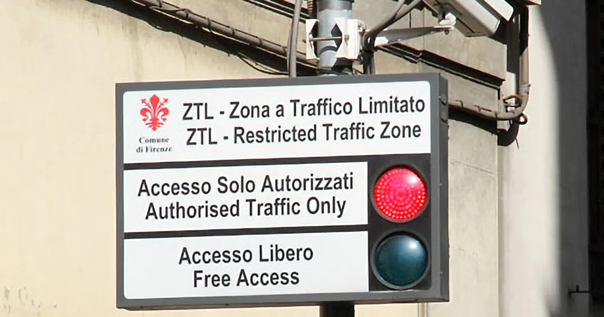 znak ztl włochy