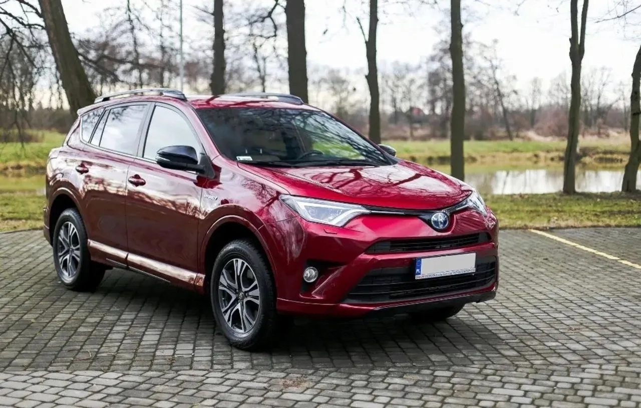 Używana Toyota RAV4 Hybrid ceny