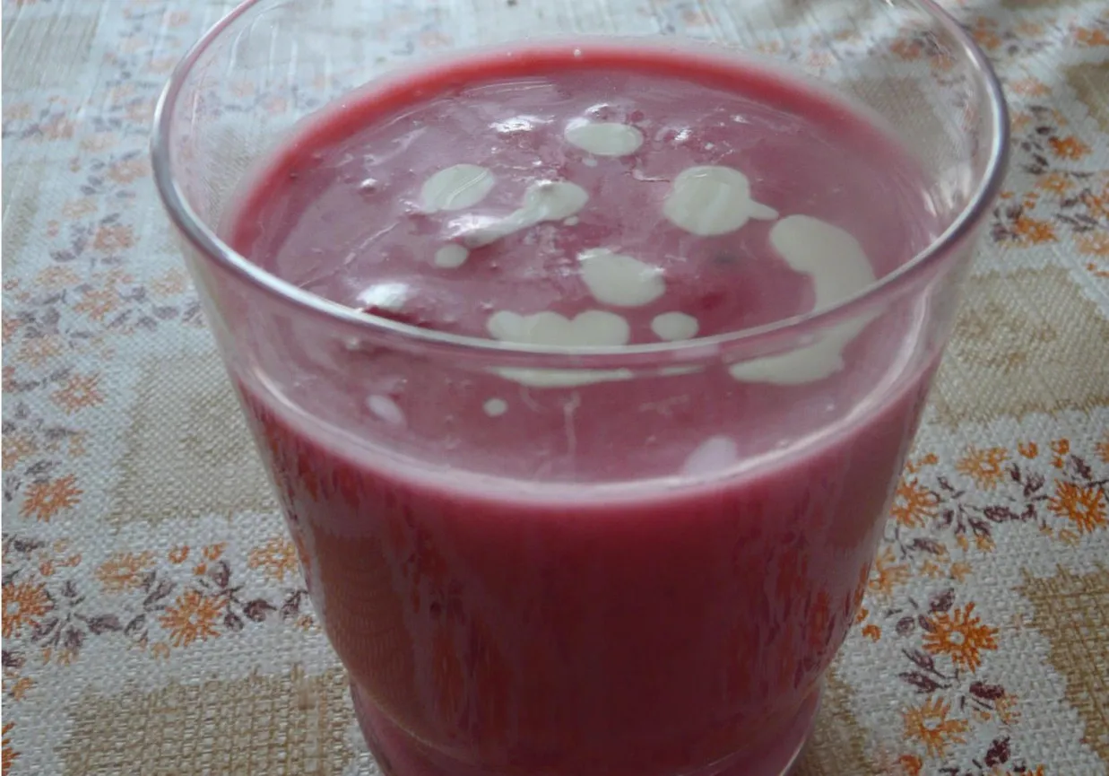 r&oacute;żnorodność koktajli z czerwonej porzeczki