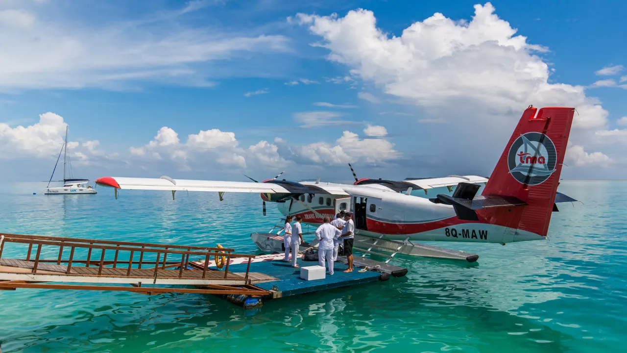 lotnisko Velana Malediwy transfer wodnosamolot