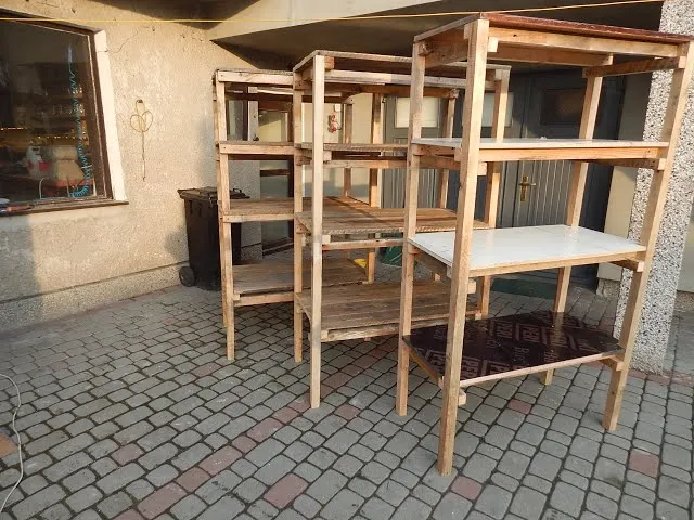 Zdjęcie Jak zrobić regał drewniany do garażu - proste kroki i materiały