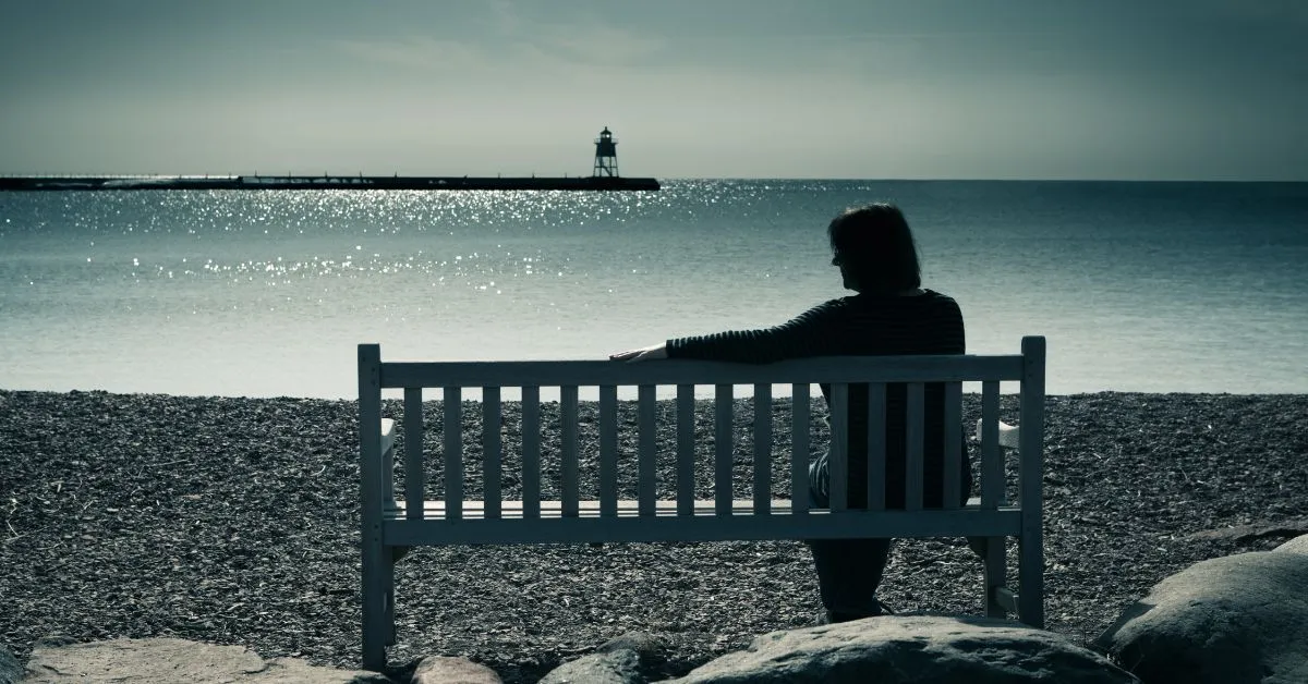 Zdjęcie Czy rozwódka po śmierci byłego męża jest wdową? Prawda i mity