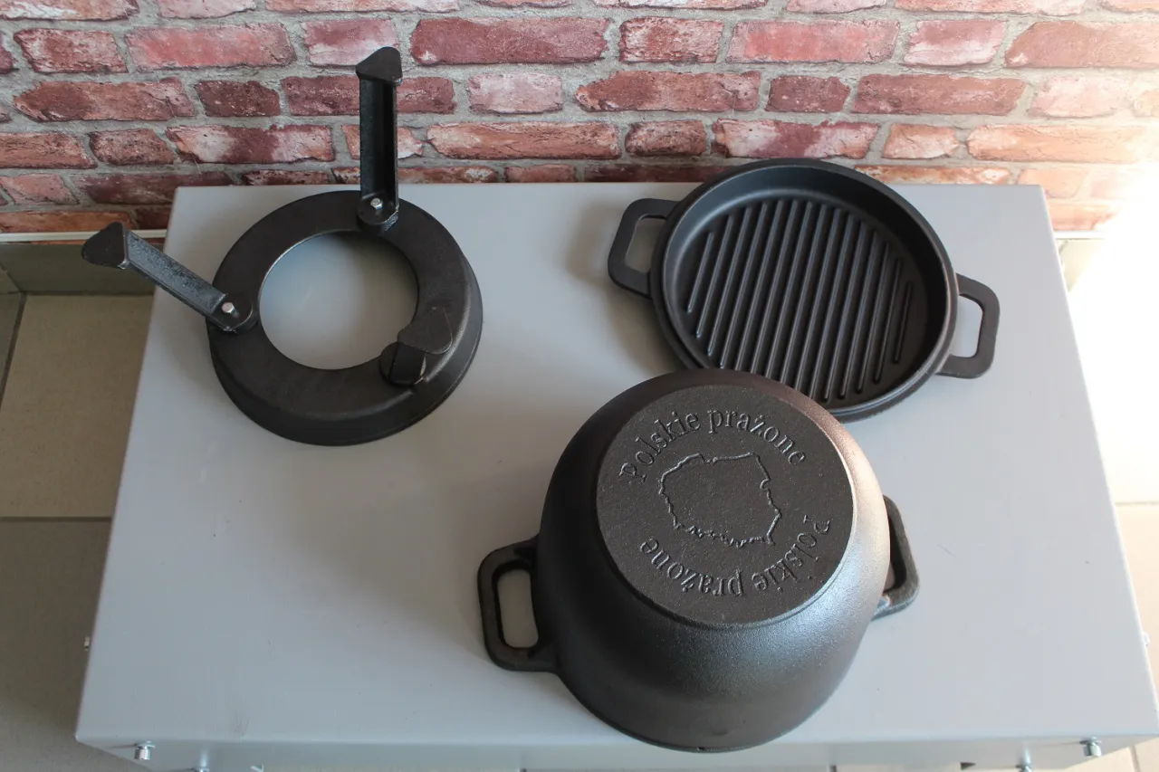 kociołek żeliwny ognisko wojskowa kuchnia grill