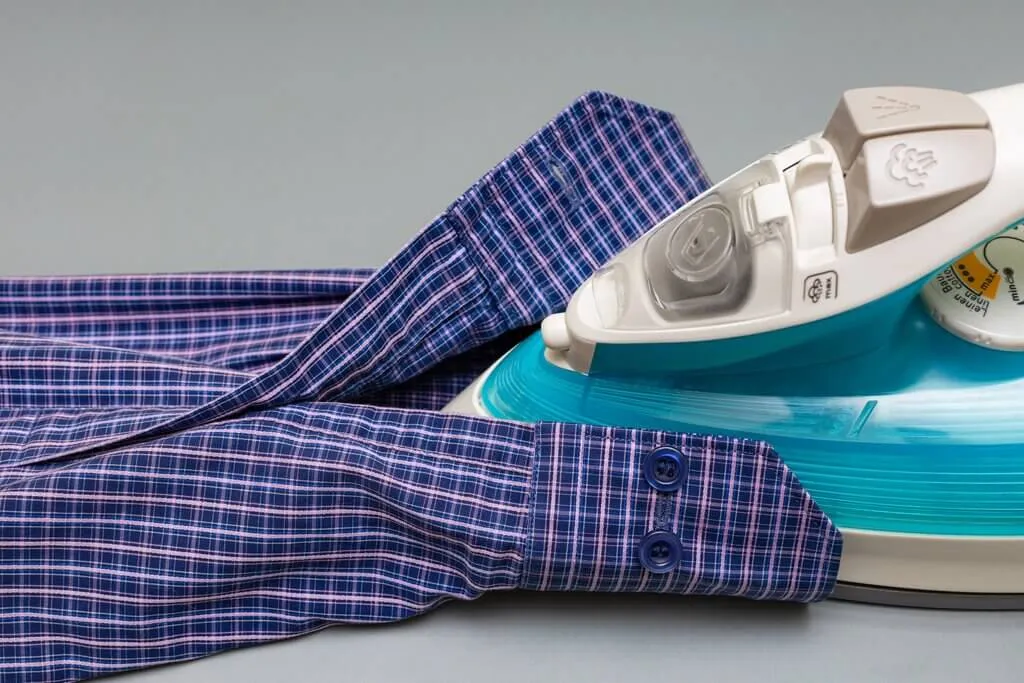 Prasowanie rękawów koszuli bez kantu