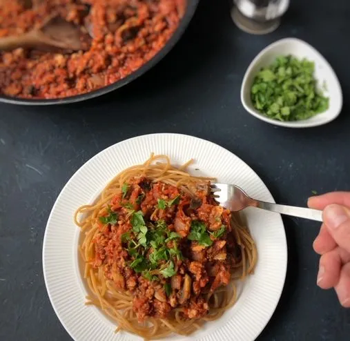 Wariacje spaghetti z tofu