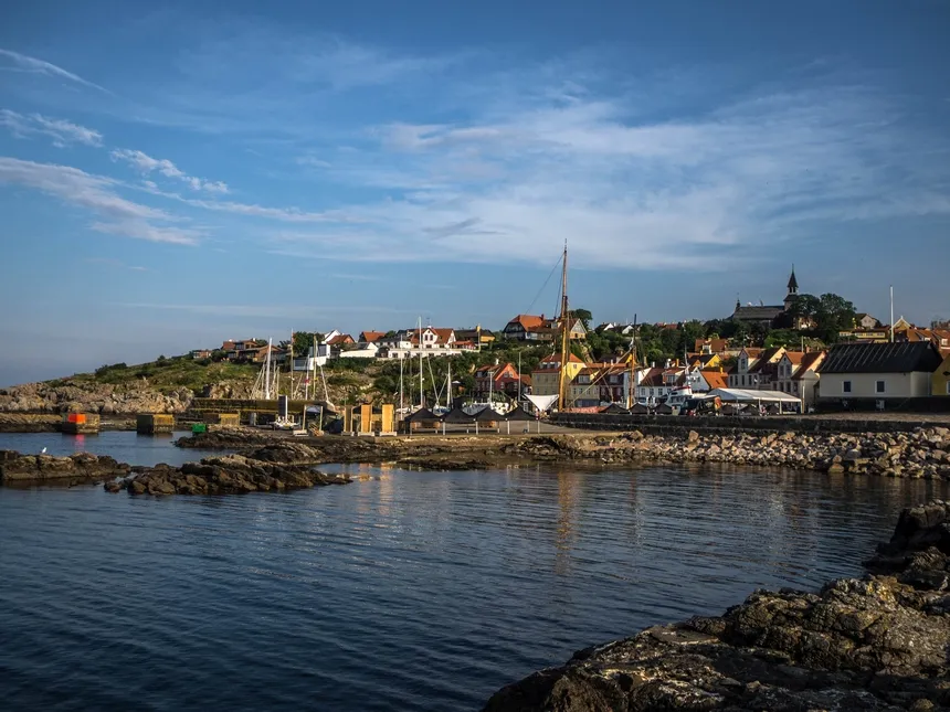 Zdjęcie Jaką walutę zabrać na wyspę Bornholm - wszystko o płatnościach w Danii