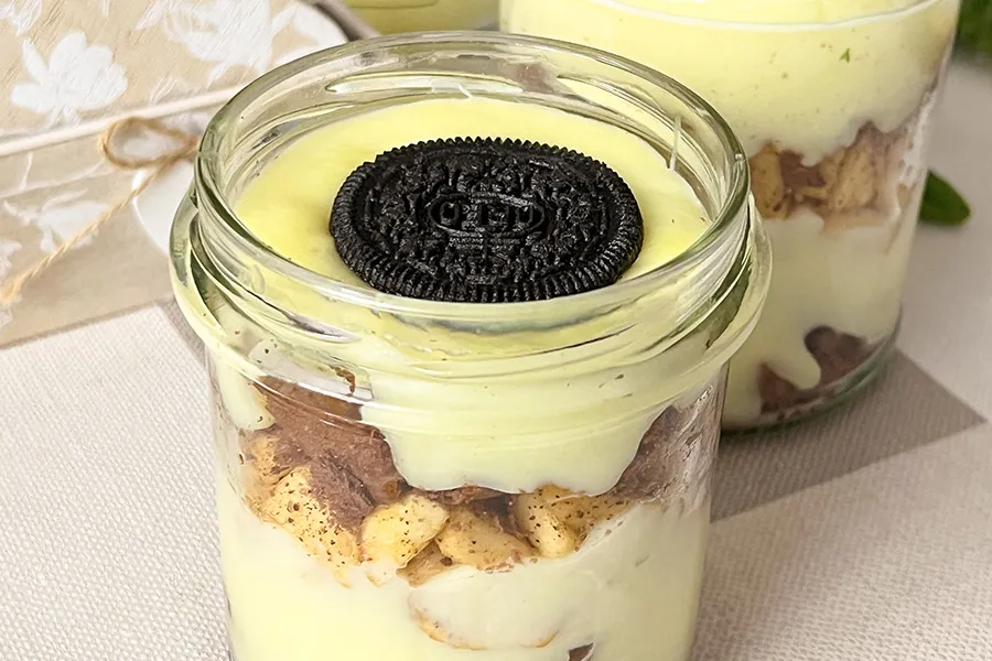 szybki deser w pucharku z herbatników