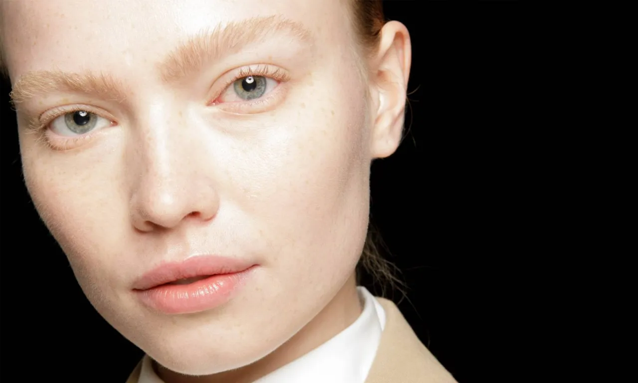 Błędy w aplikacji korektora pod oczy