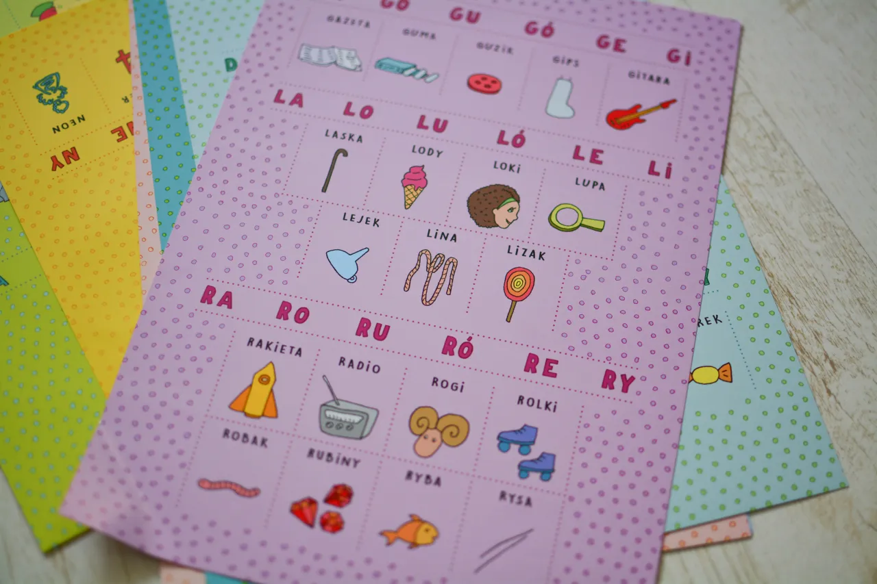 różne metody nauki czytania, karty sylabowe, książki