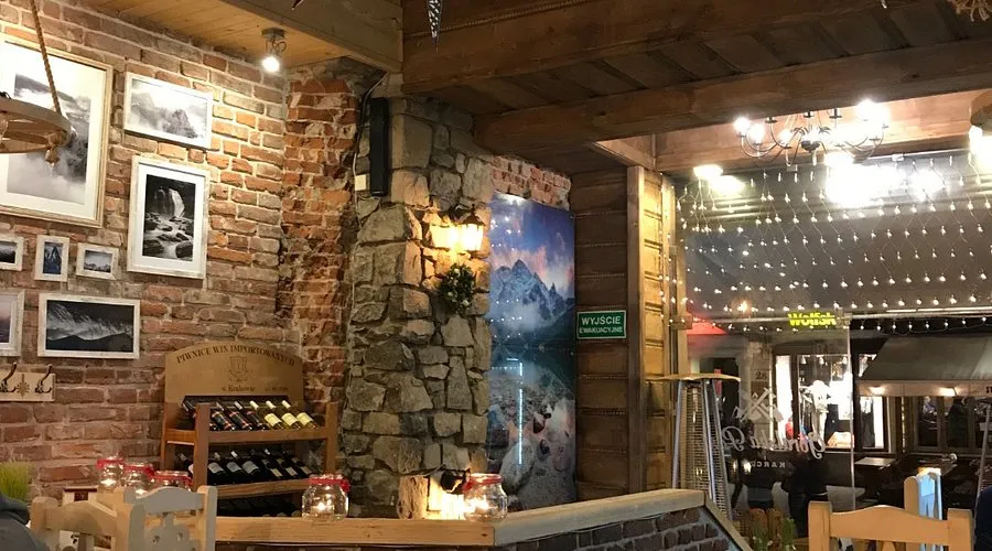 Autentyczna karczma góralska Zakopane wnętrze