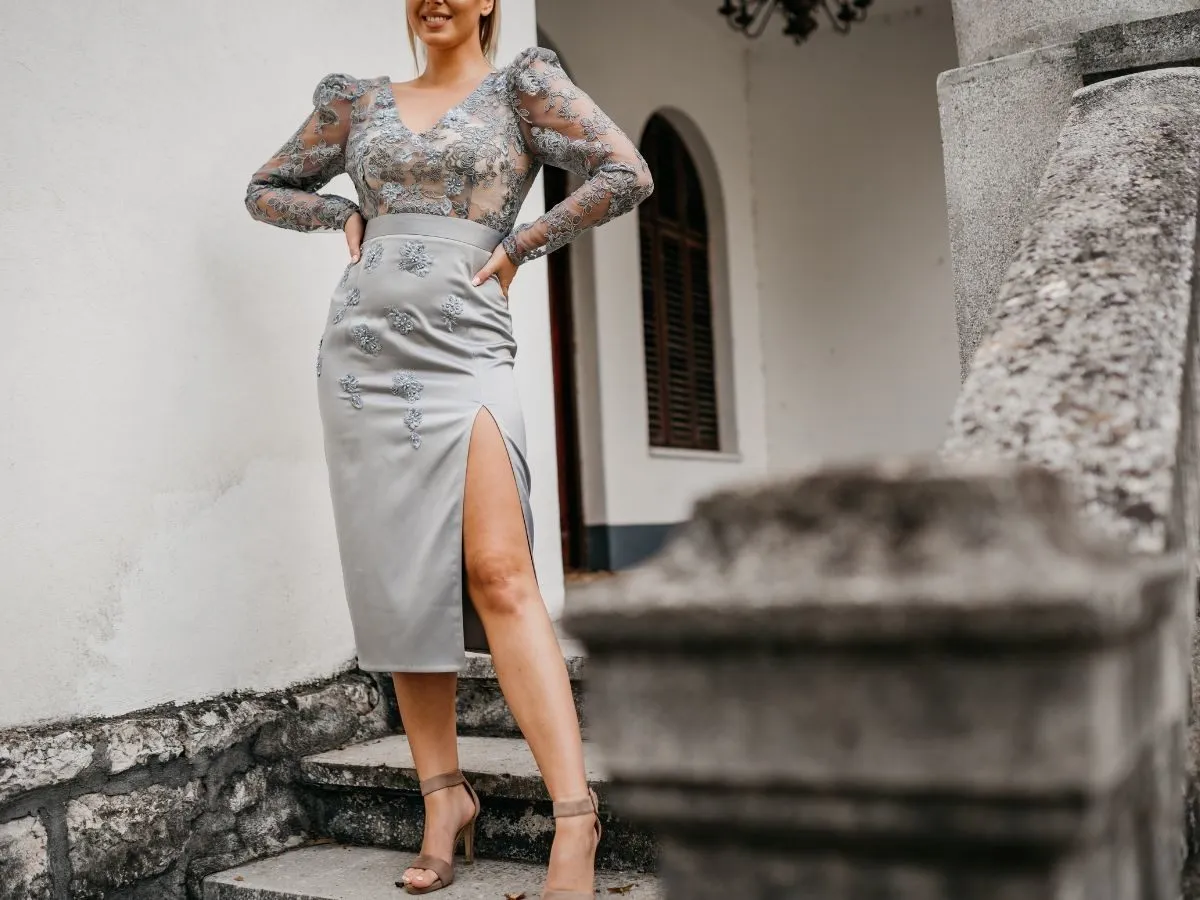 srebrne złote buty szara sukienka wesele