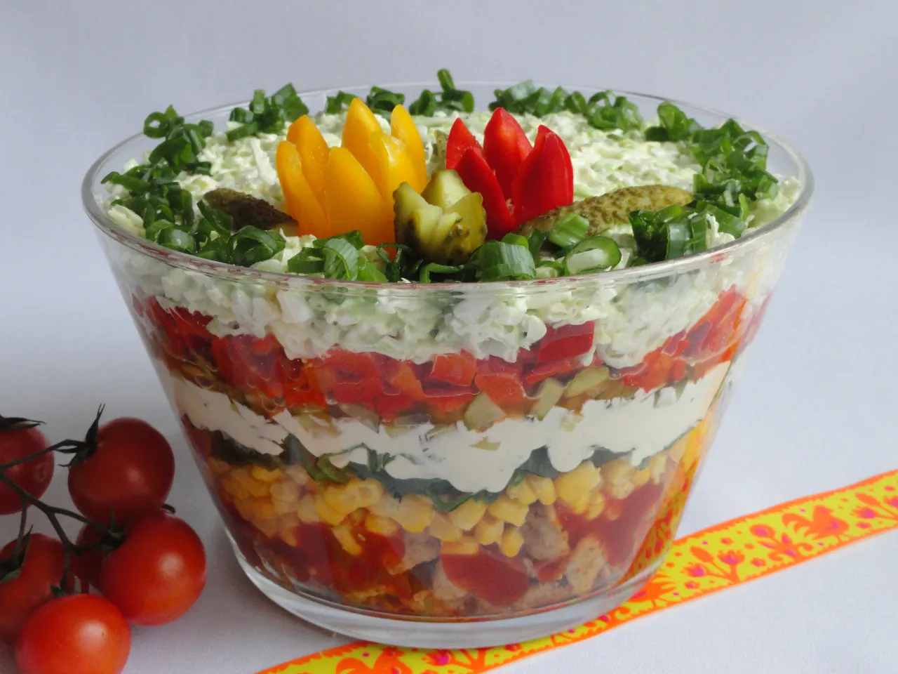 Sałatka gyros w szklanej misie