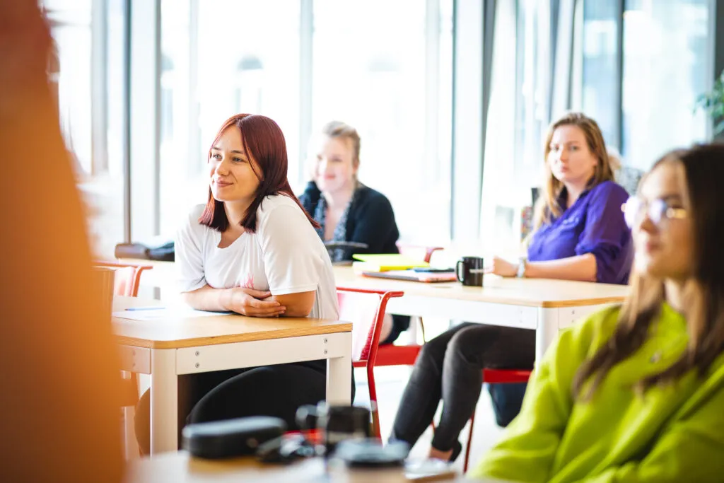 Szkoła policealna, studenci, nauka zawodu