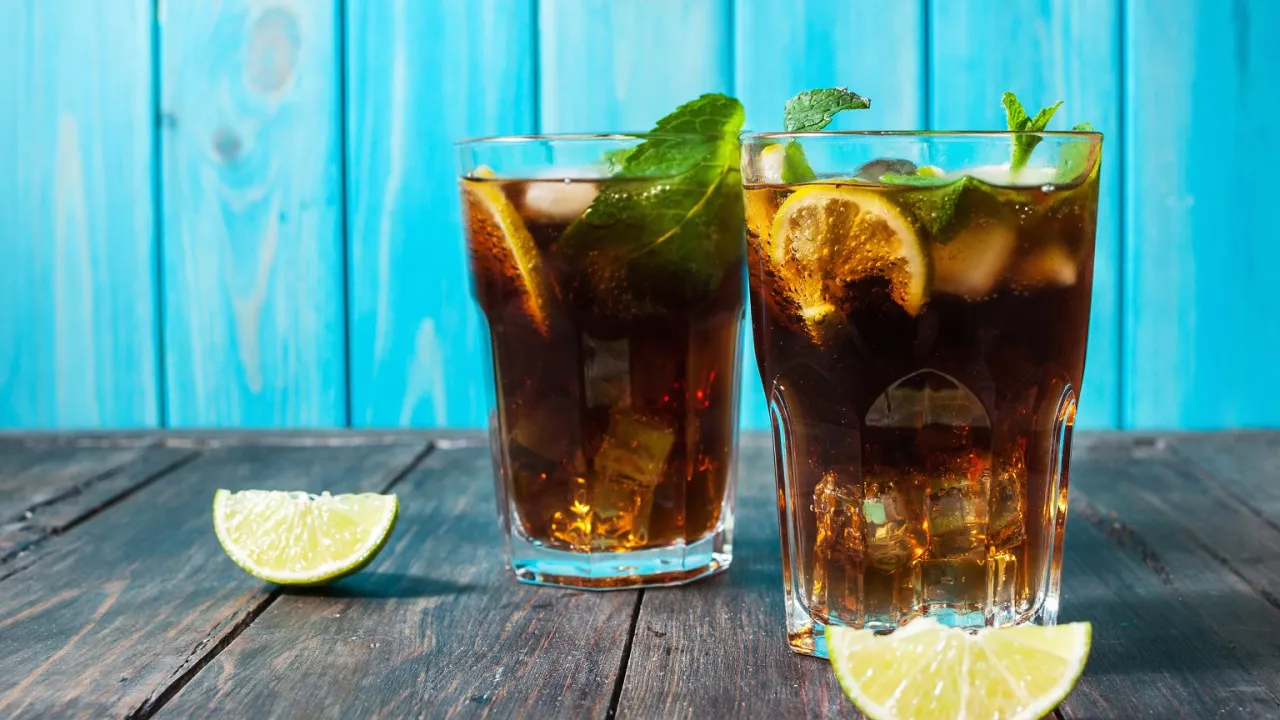 klasyczne drinki z rumem Mojito Cuba Libre Daiquiri