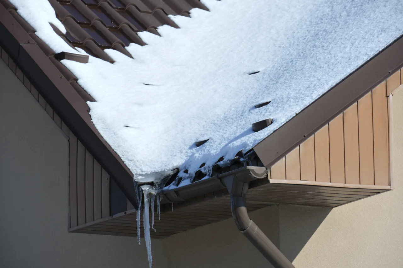 Rynna PCV pod obciążeniem śniegiem