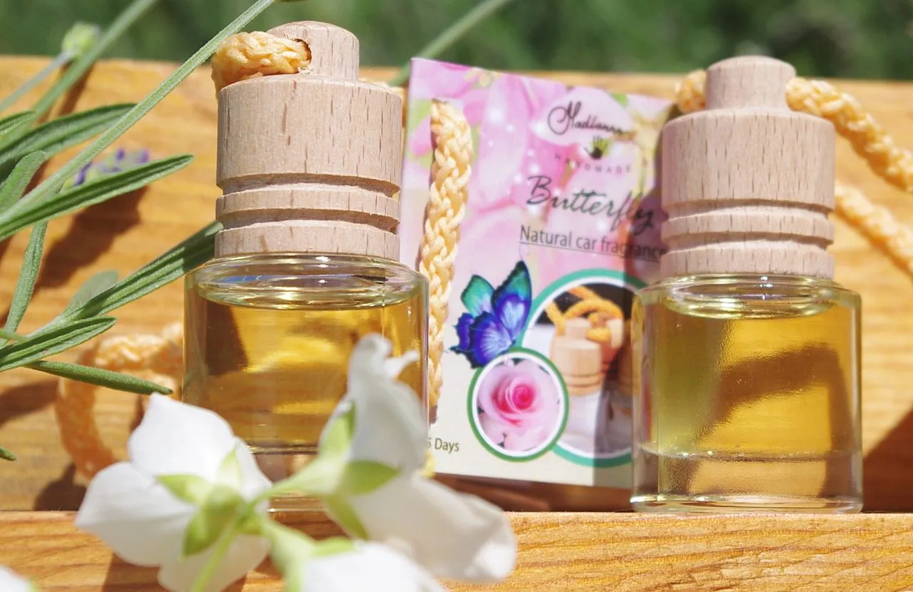 Por&oacute;wnanie rodzaj&oacute;w odświeżaczy samochodowych