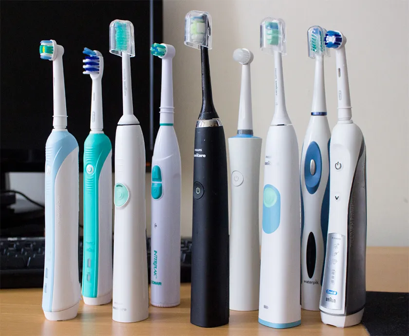 różne typy szczoteczek do zębów porównanie soniczna rotacyjna manualna