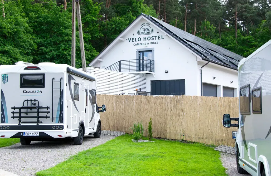 alternatywne noclegi hostele agroturystyka kamper