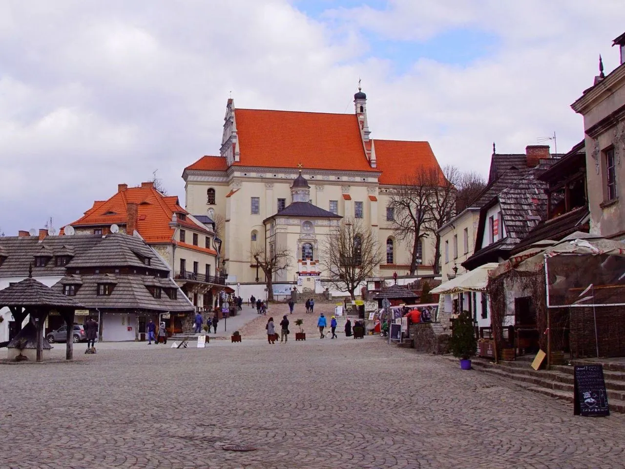 Wąw&oacute;z Korzeniowy D&oacute;ł Kazimierz Dolny