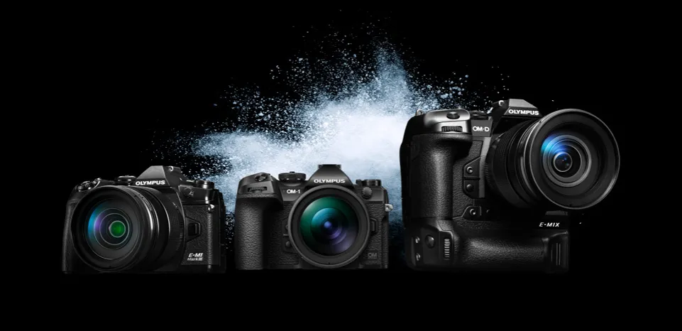 Porównanie lustrzanka Olympus i bezlusterkowiec OM System