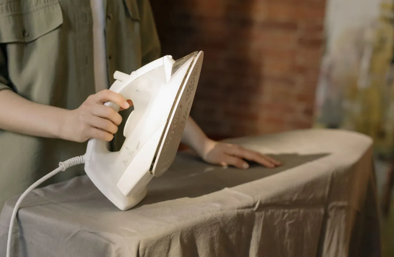 infografika jak działa żelazko parowe parametry