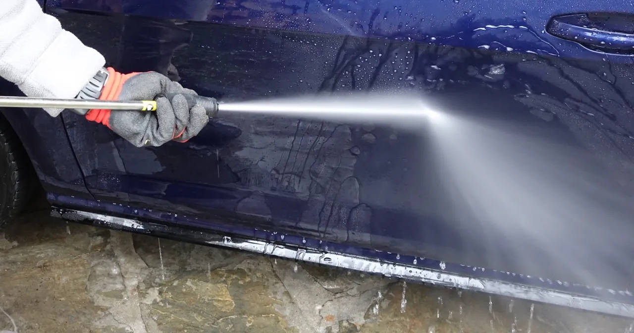 Uszkodzenia lakieru myjnia automatyczna