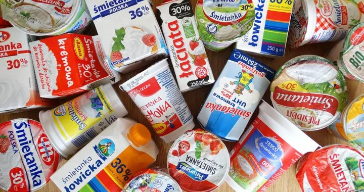 r&oacute;żne rodzaje śmietany do sernika por&oacute;wnanie