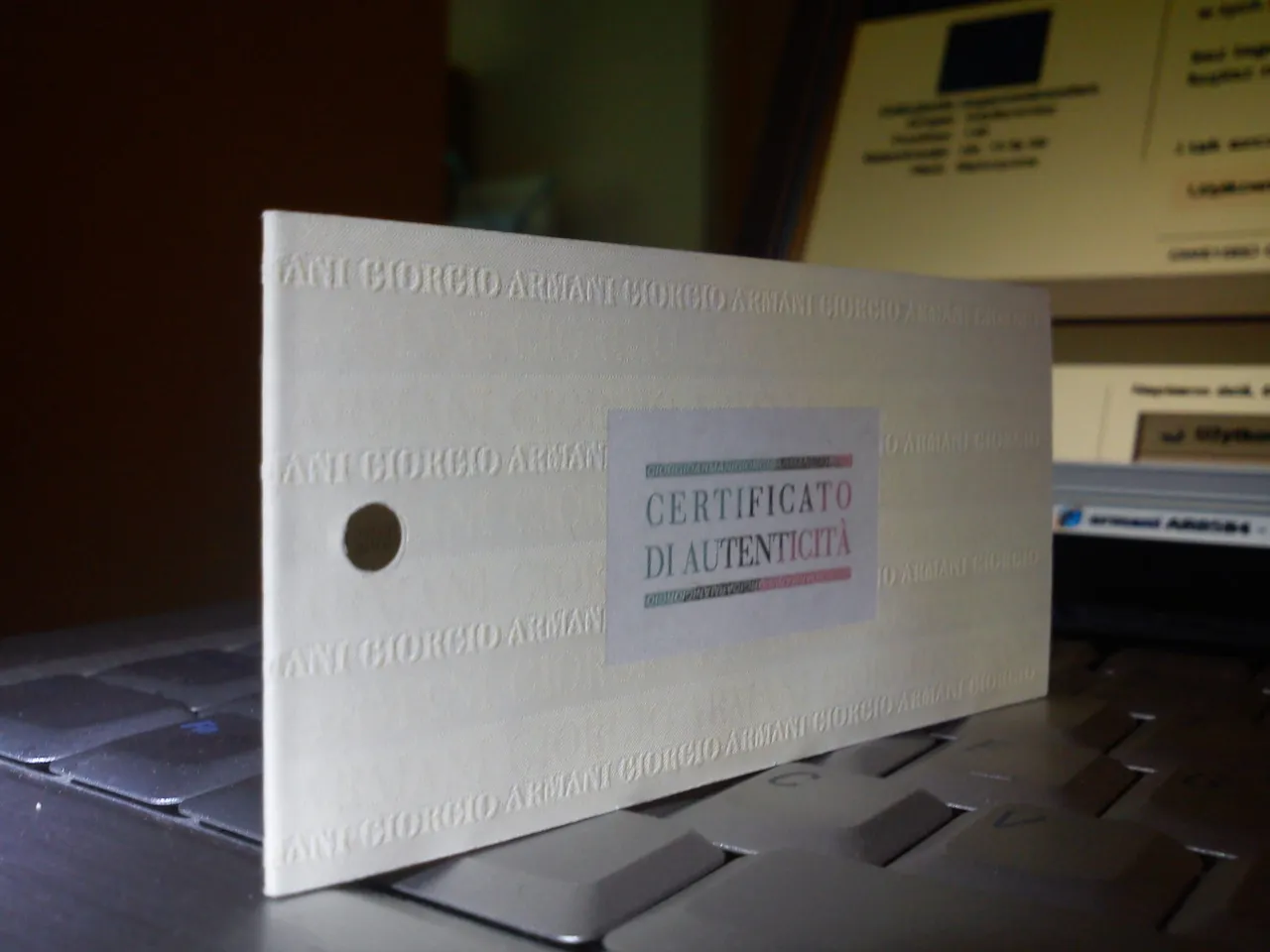 jak rozpoznać oryginalny zegarek Emporio Armani certyfikat pudełko