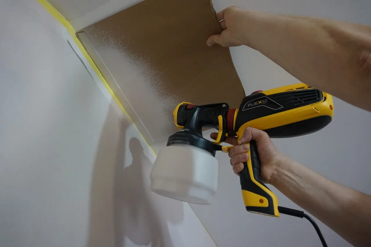 Malowanie natryskowe pistoletem, idealnie gładka powierzchnia