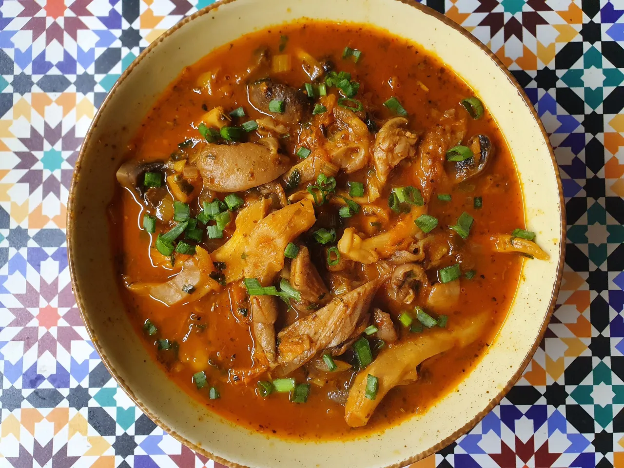 Wegańskie flaczki z boczniaków lub szarpane boczniaki