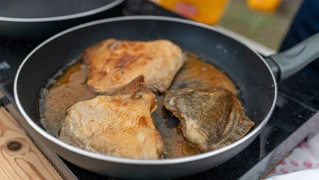 najczęstsze błędy smażenie ryby