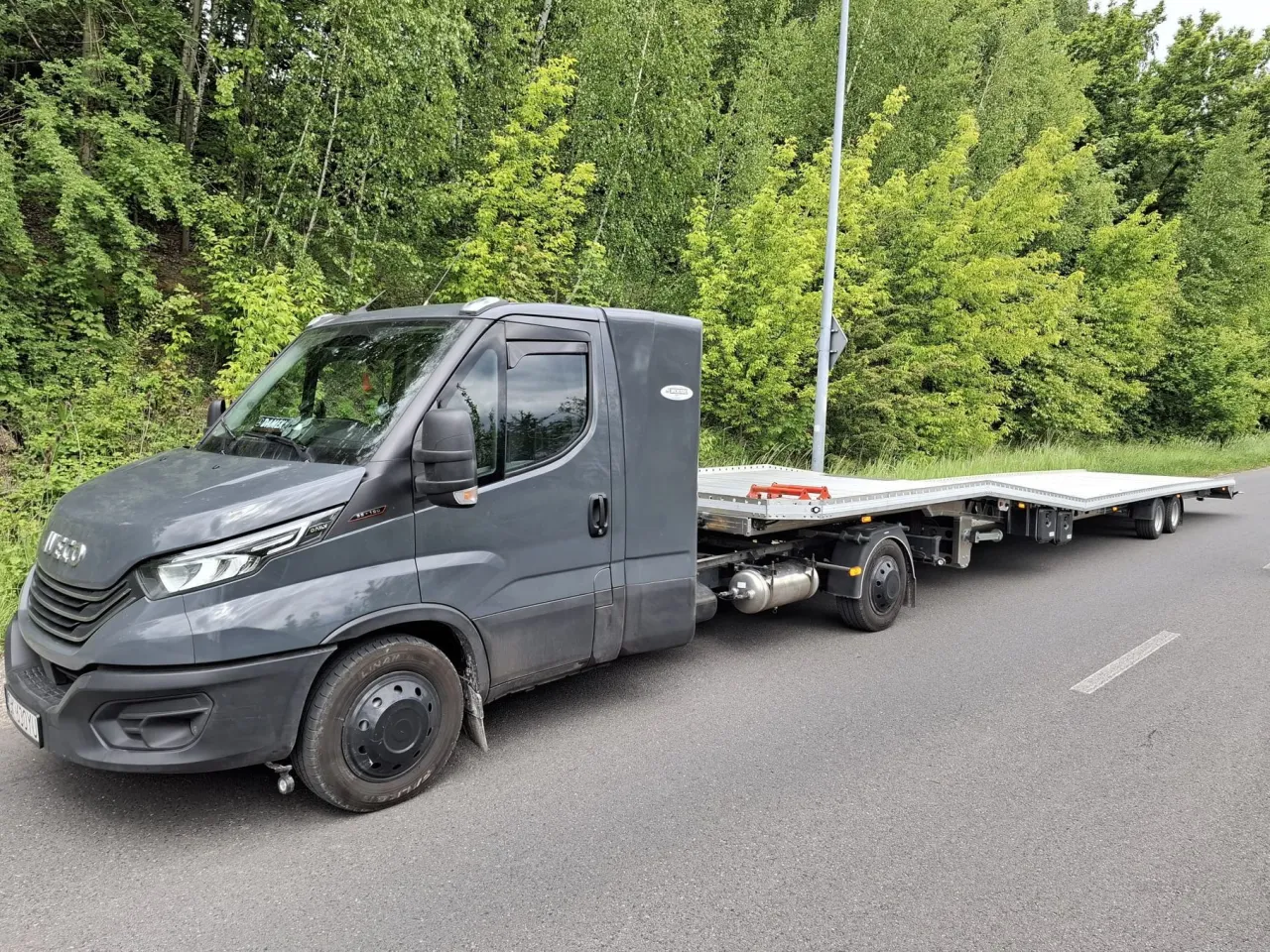 ciągnik siodłowy cofający do naczepy