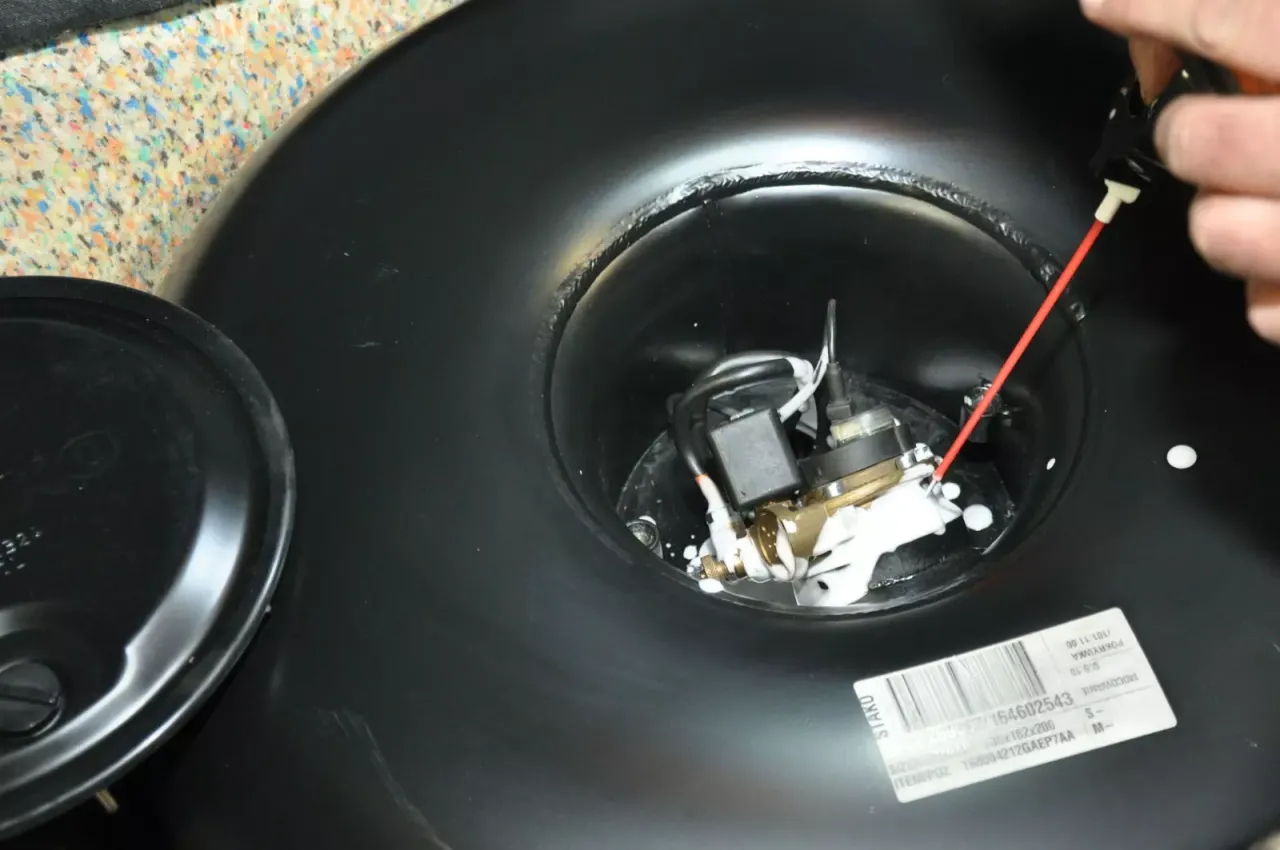 Wymiana zbiornika lpg w samochodzie