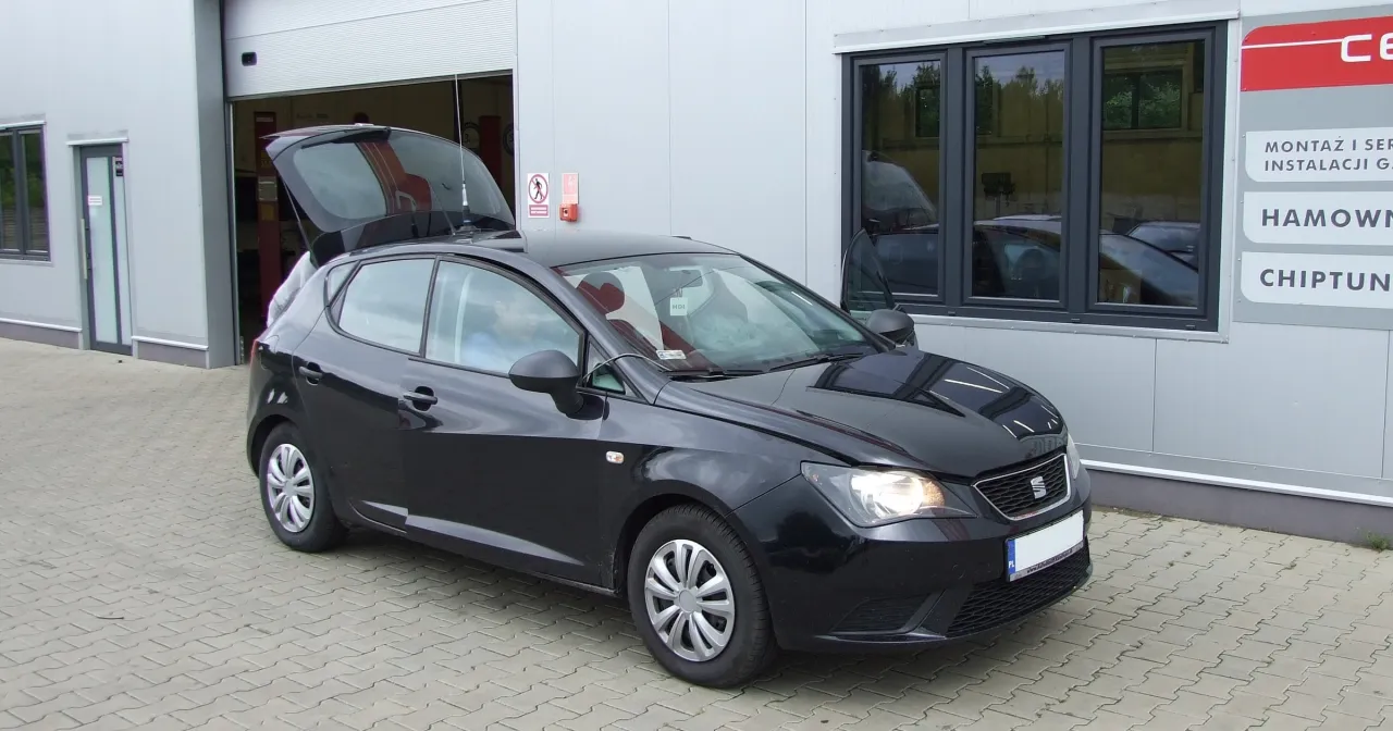 Seat Ibiza IV tankowanie