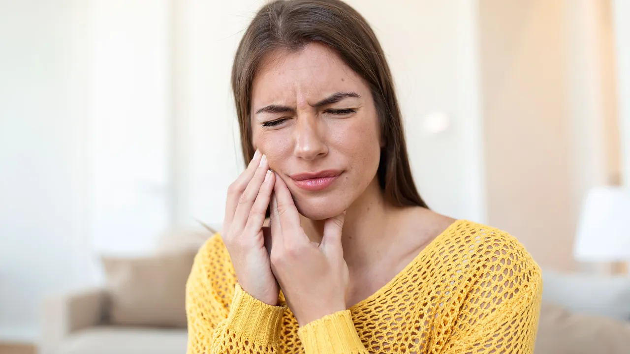 przyczyny bólu zęba infografika