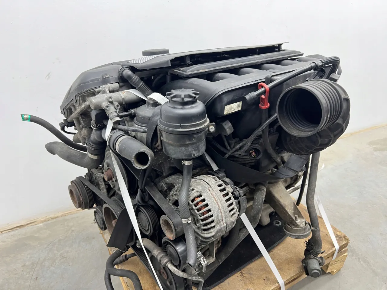 BMW 750iL silnik V12 M73