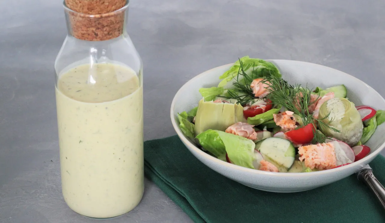 verschiedene Dressings f&uuml;r Lachssalat