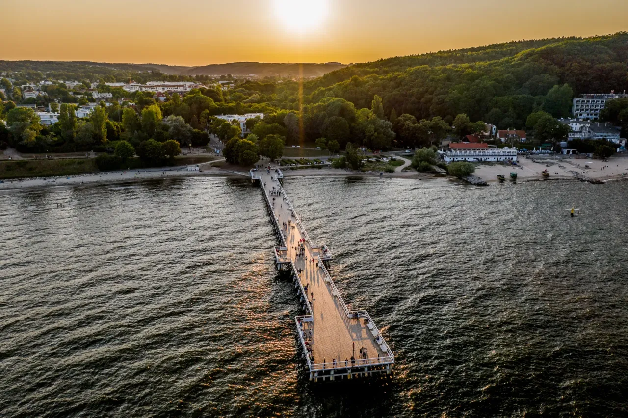 romantyczny spacer w Gdyni Orłowo o zachodzie słońca