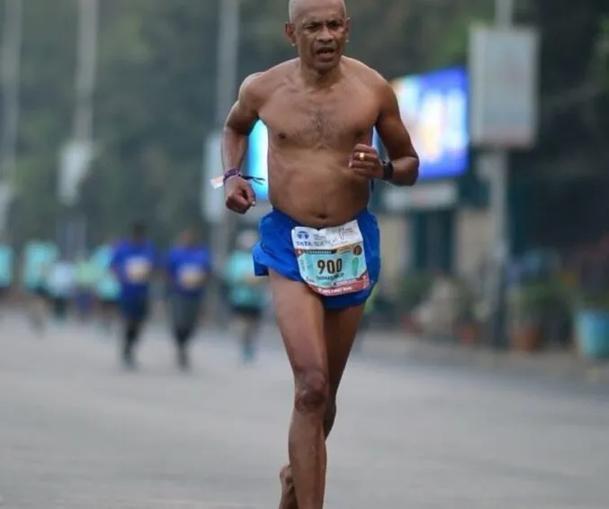 biegacz początkujący powr&oacute;t po kontuzji maratończyk