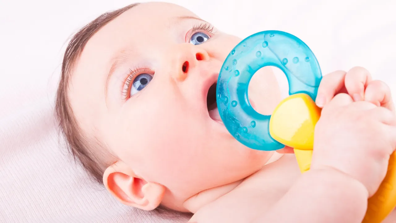 Torbiel erupcyjna dziąsła u niemowlaka zdjęcia