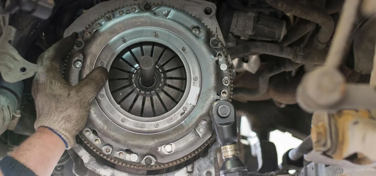 objawy ślizgającego się sprzęgła