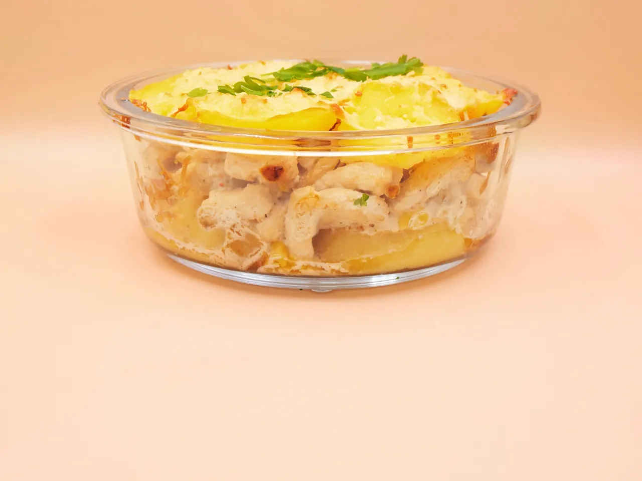 Przygotowanie zapiekanki ziemniaczanej z kurczakiem krok po kroku