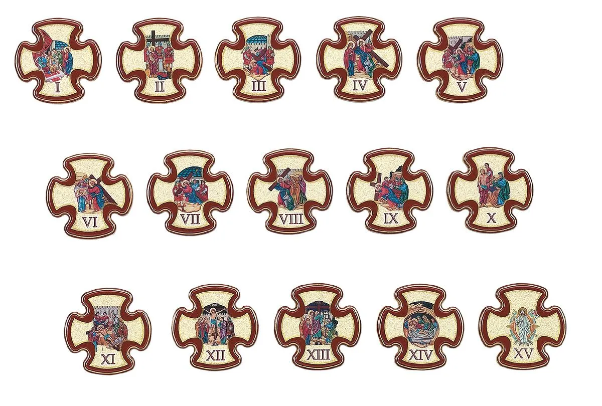 Krzyże z wizerunkami przedstawiającymi poszczególne stacje Drogi Krzyżowej. Krótkie rozważania do każdej stacji.