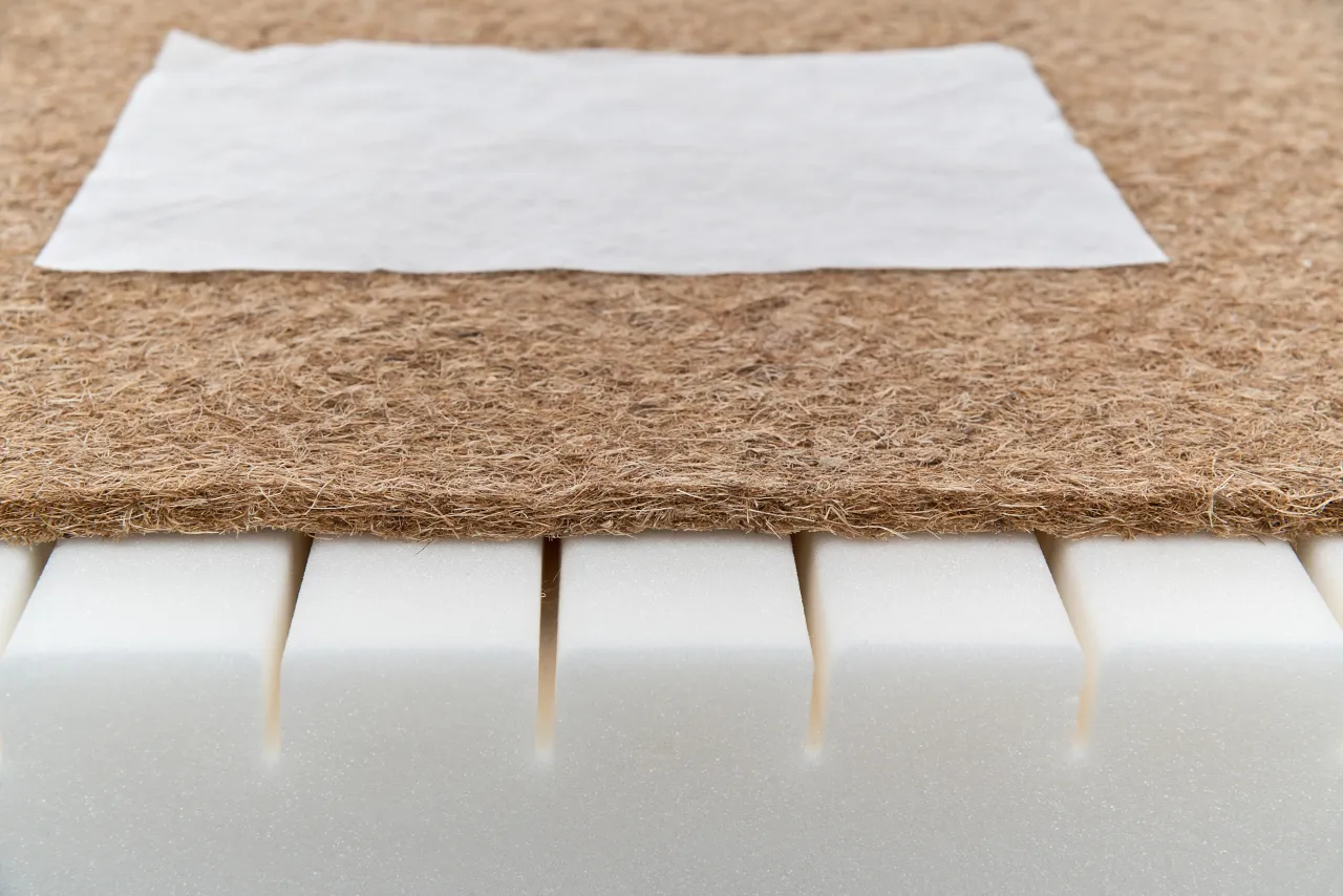 Materac dla niemowlaka vs starszaka por&oacute;wnanie