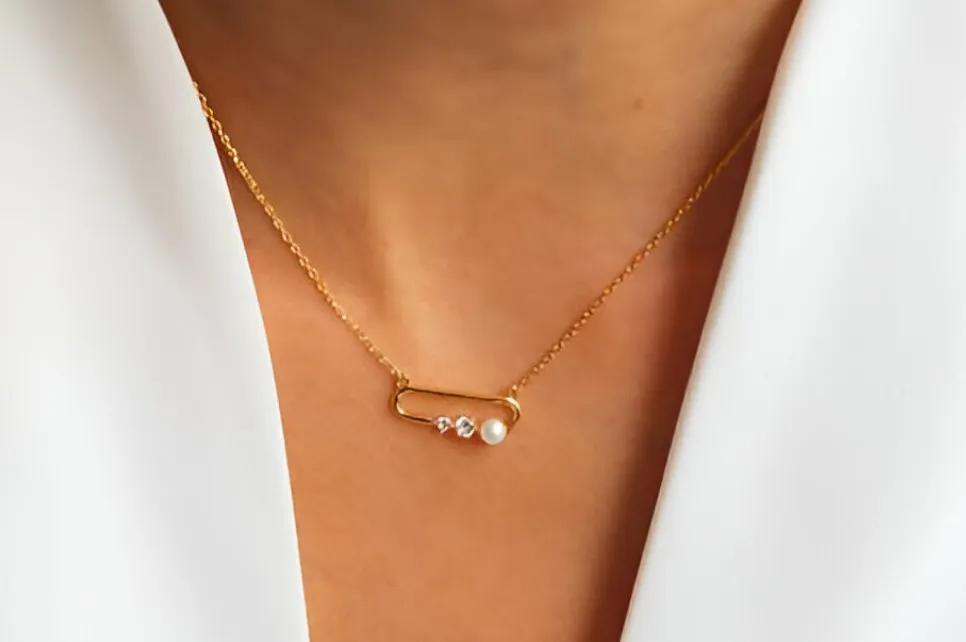 naszyjnik agrafka symbolika różne style