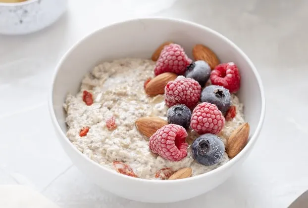 owsianka na mleku roślinnym
