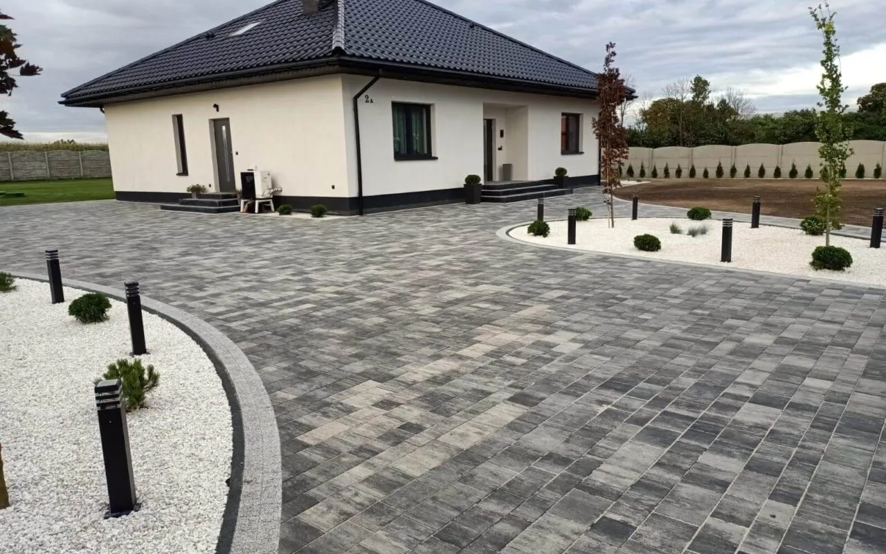 Estetyczny podjazd z kostki brukowej aranżacje