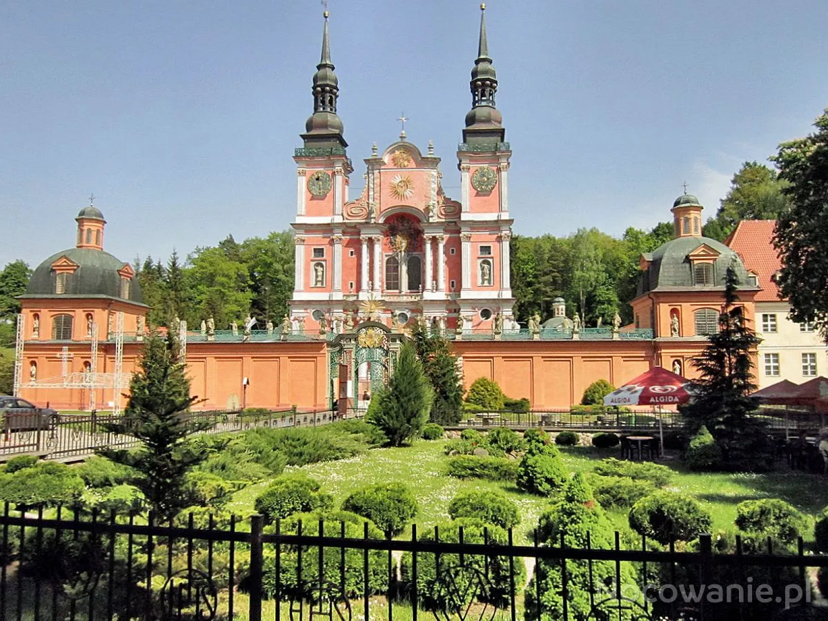 Zdjęcie Sanktuarium maryjne w Świętej Lipce – historia, atrakcje i godziny otwarcia