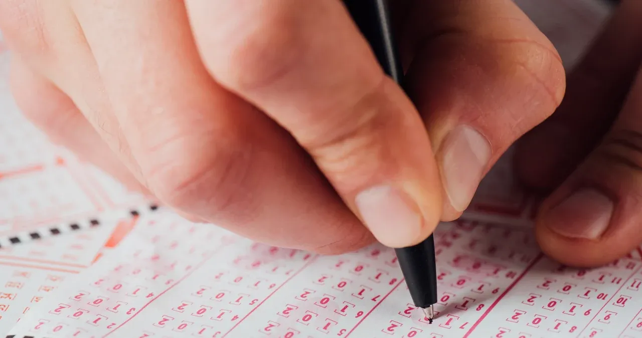 Zdjęcie Jak żyją milionerzy po wygranej w lotto? Czego się obawiają?